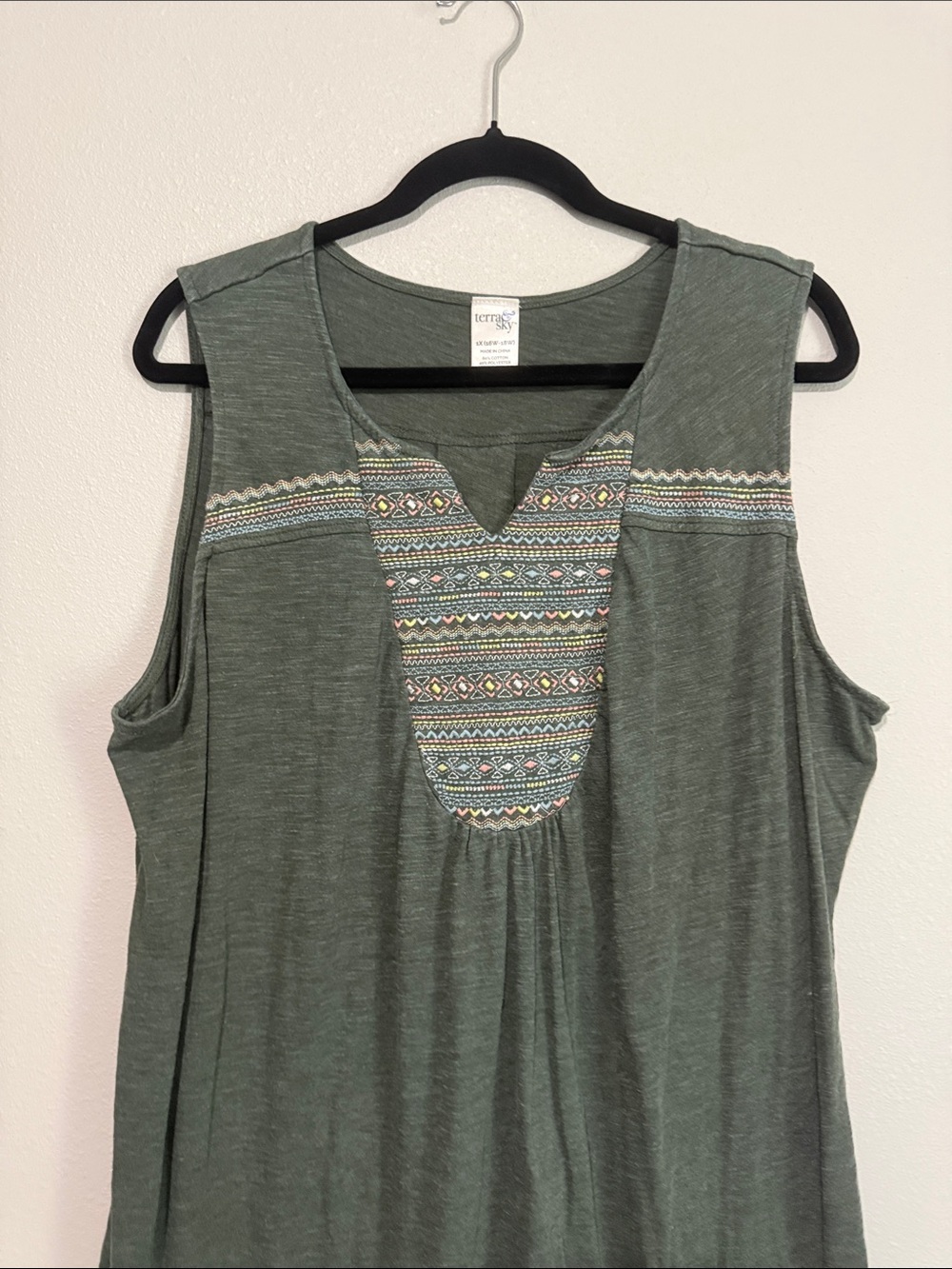 Terra & Sky Olive Green Sleeveless Embroidered V-Neck Tank - Picture 3 of 6